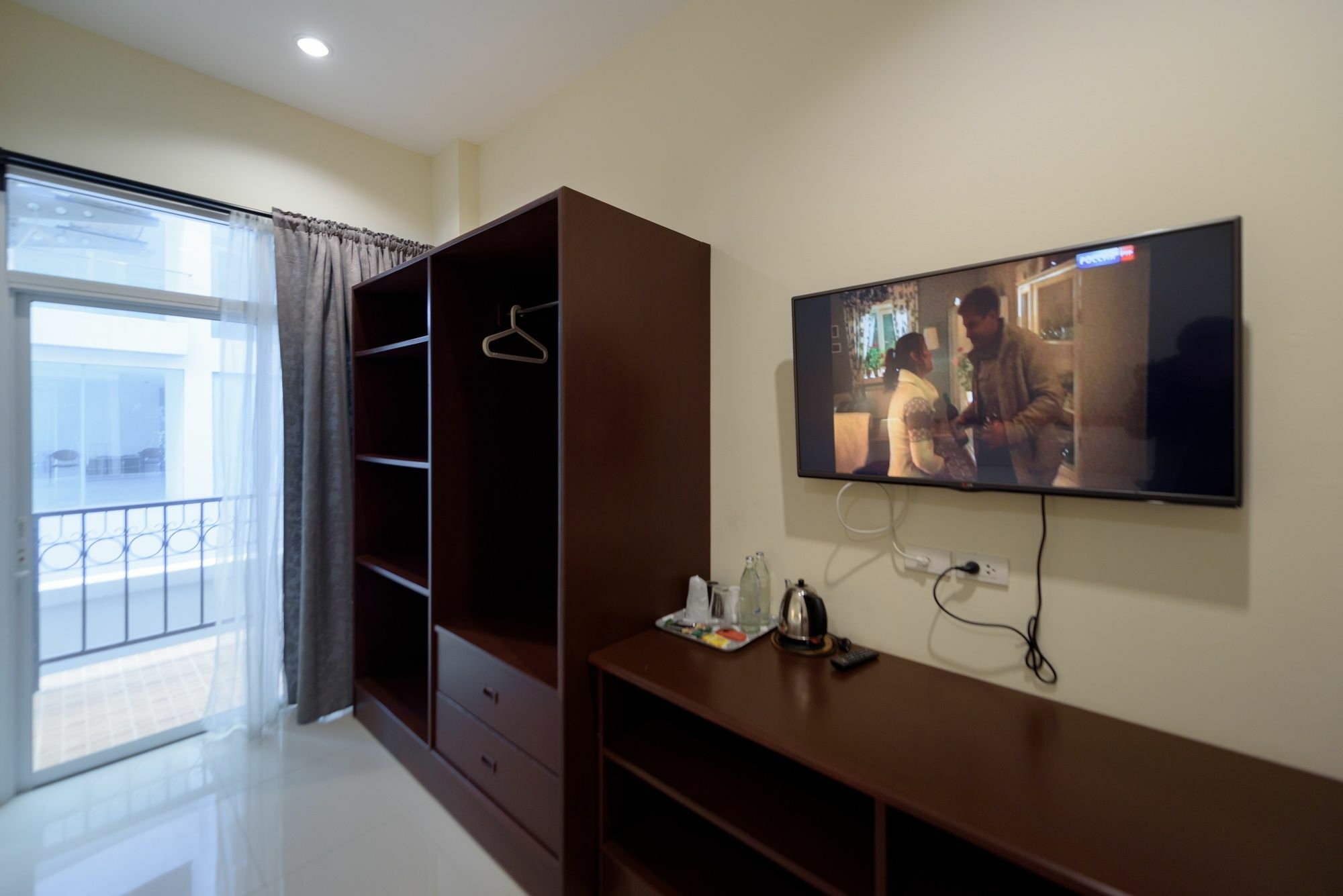 Отель The Hideaway 3*